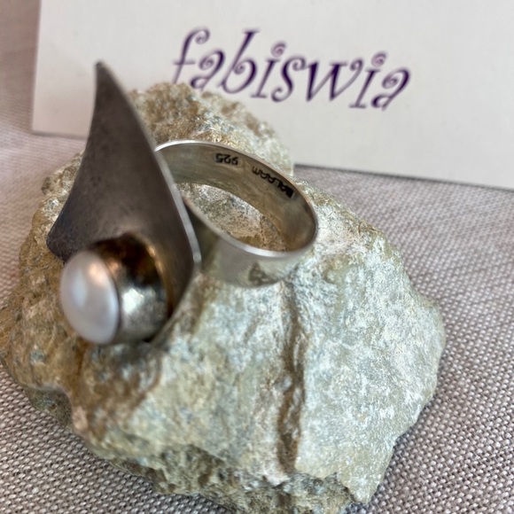 Ring - Picture 4 of 5